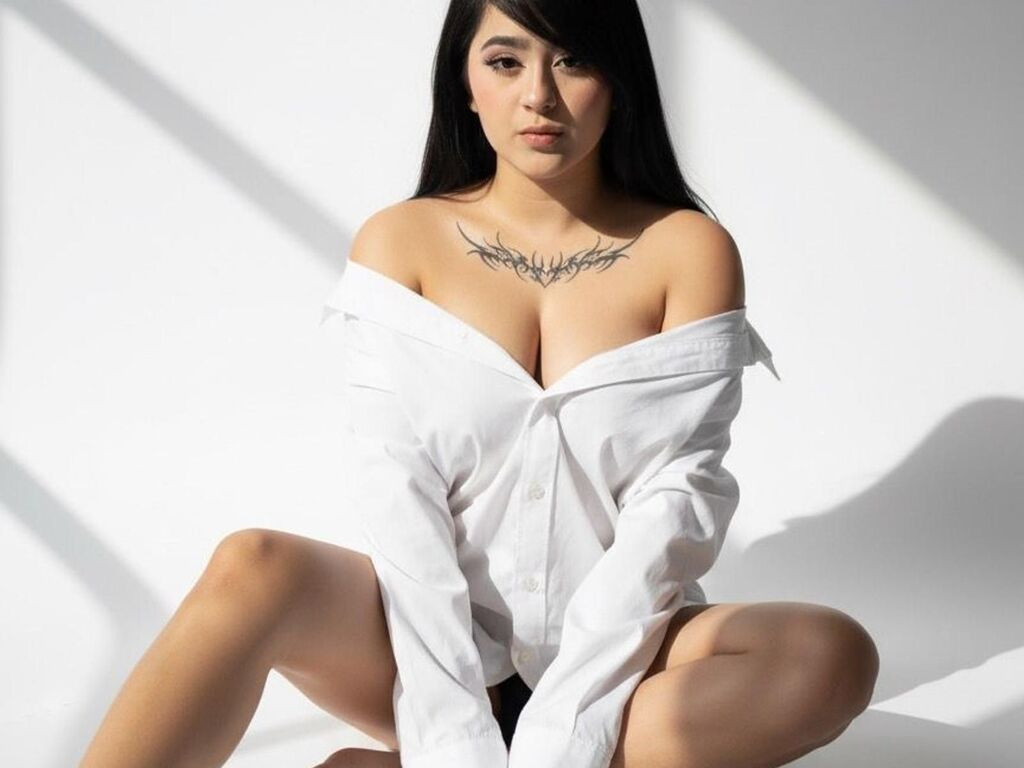 EmilyWattson LiveJasmin