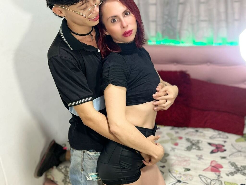 EmilyandSam Nude