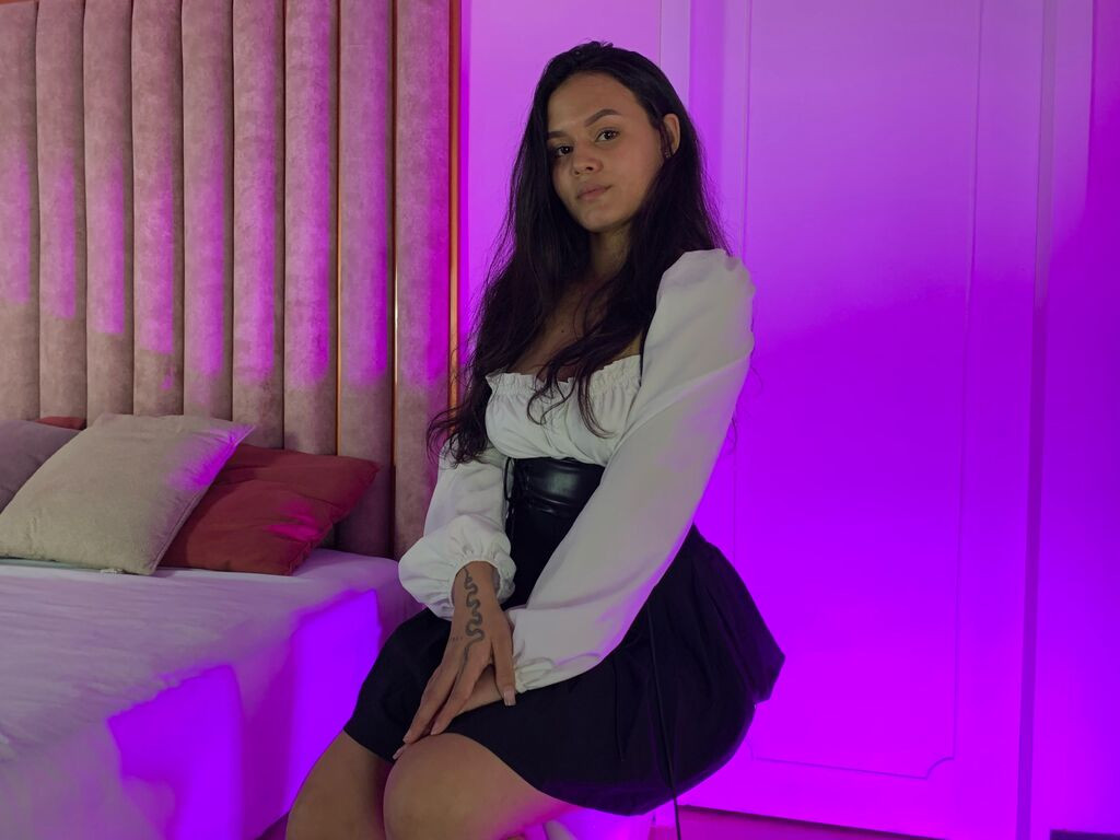 EmmaHiill LiveJasmin
