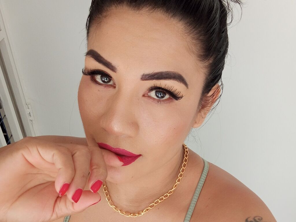 EmmyBrowm Nude