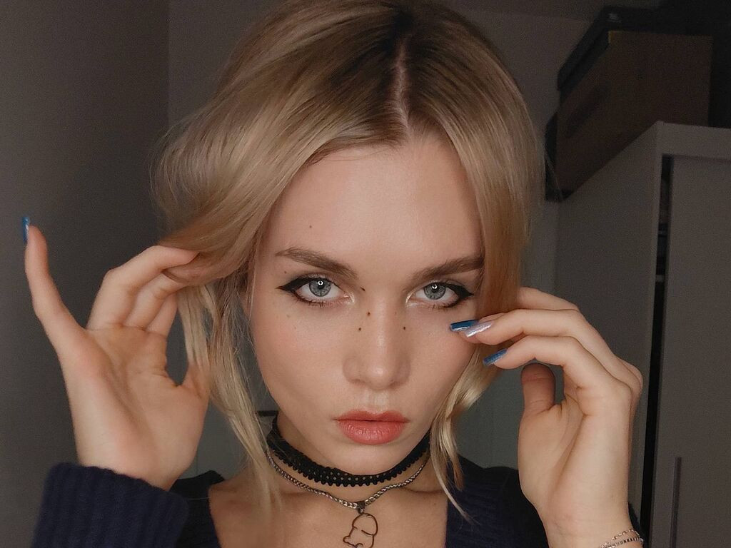 EstheRine LiveJasmin