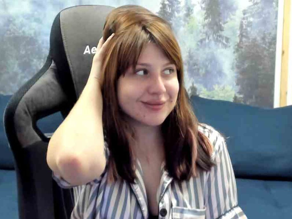 FameyBlum LiveJasmin