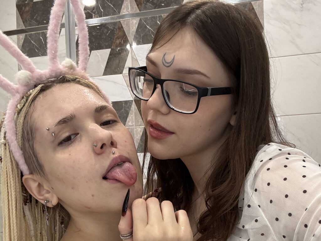 GaynaAndCatherin LiveJasmin