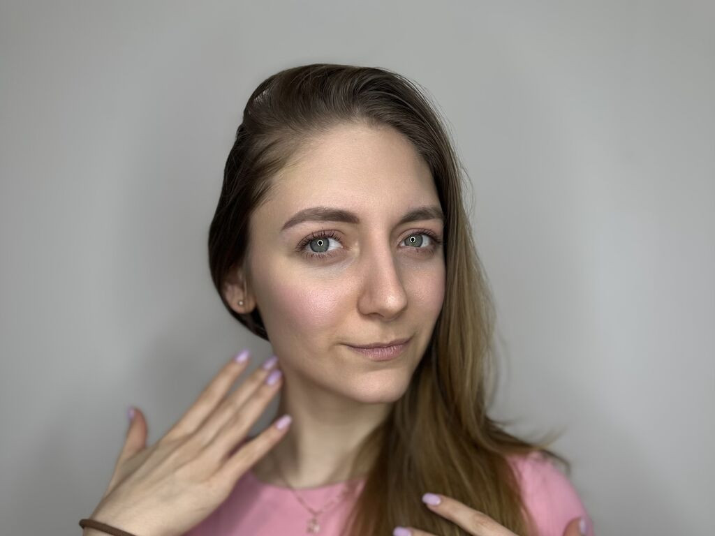 GenevaAndrode Desnudo