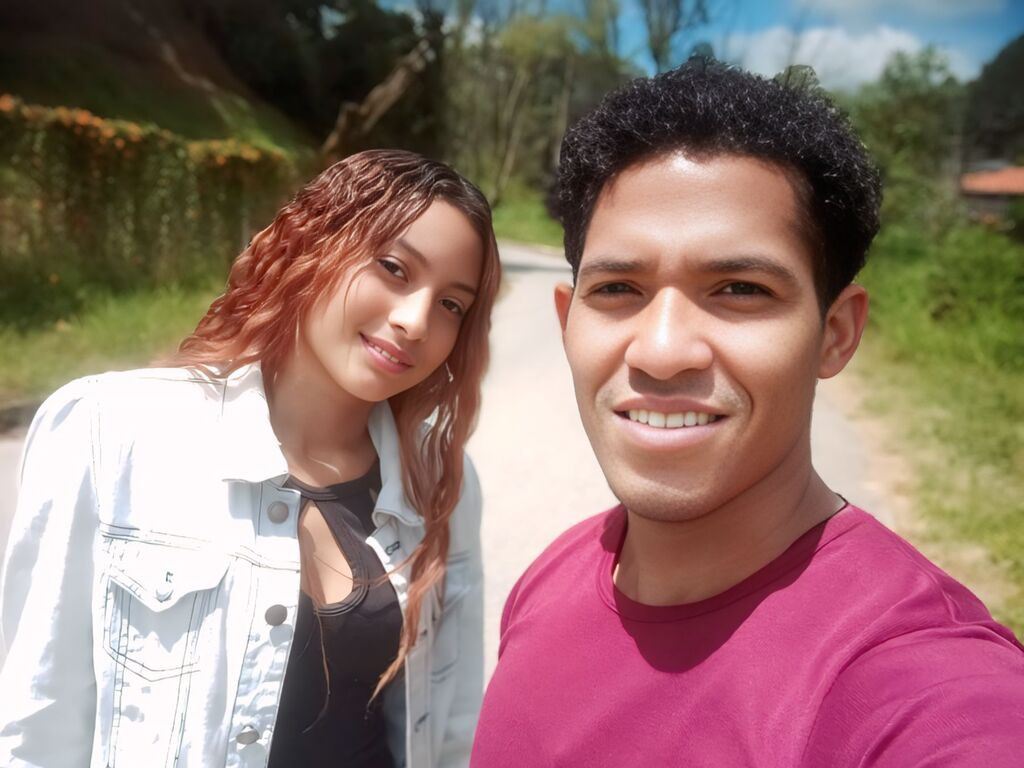 GibsonAndAsleys LiveJasmin