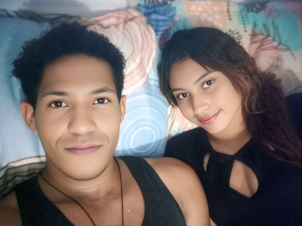 GibsonAndAsleys Nude