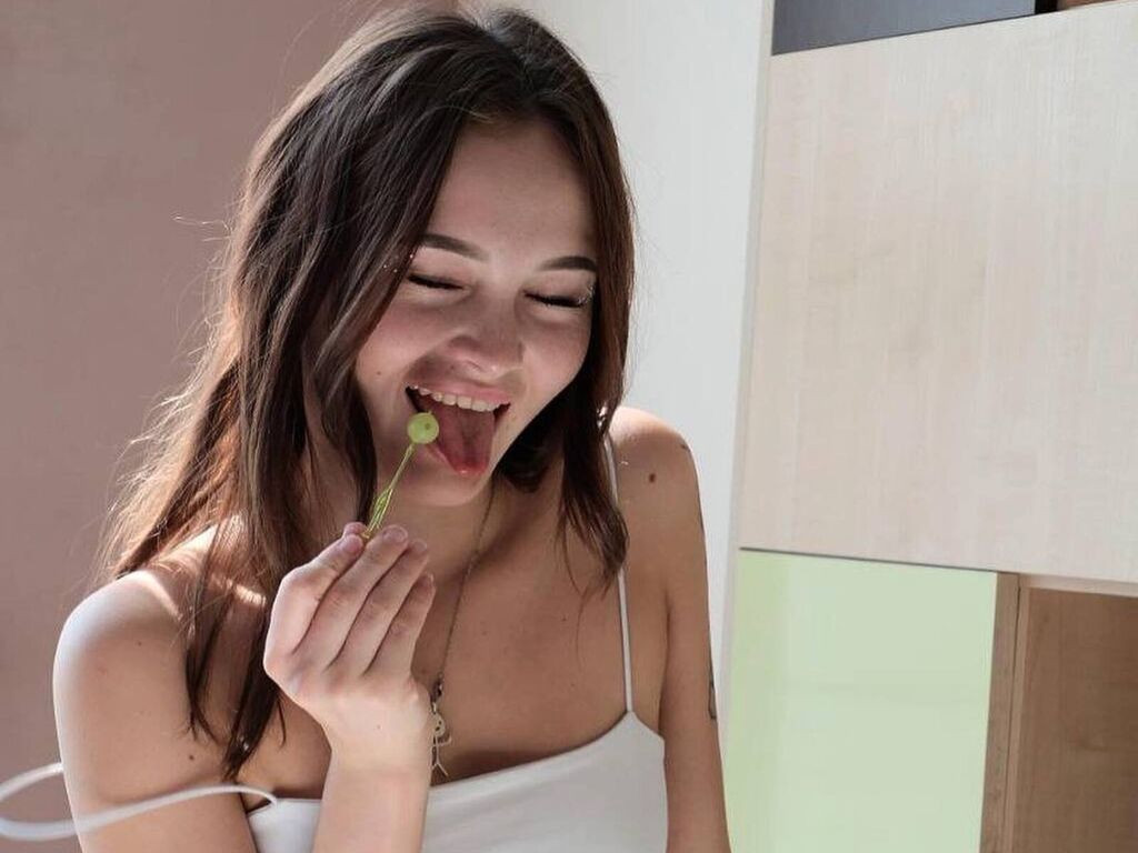 GwendolynCrute LiveJasmin