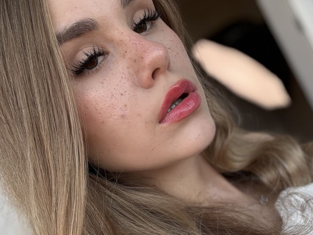 HazelGreen LiveJasmin