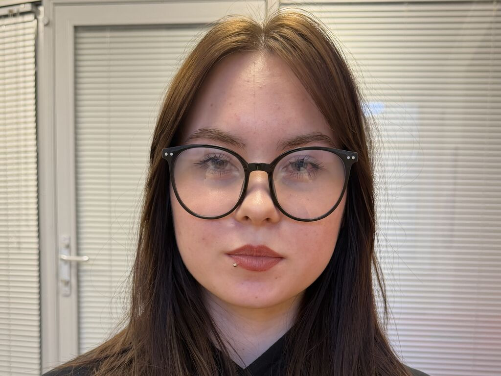 HollyBeez LiveJasmin