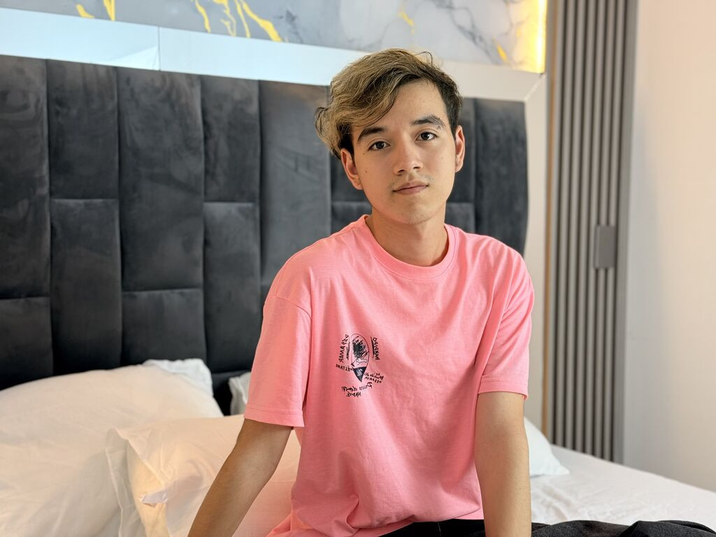 IronDante LiveJasmin