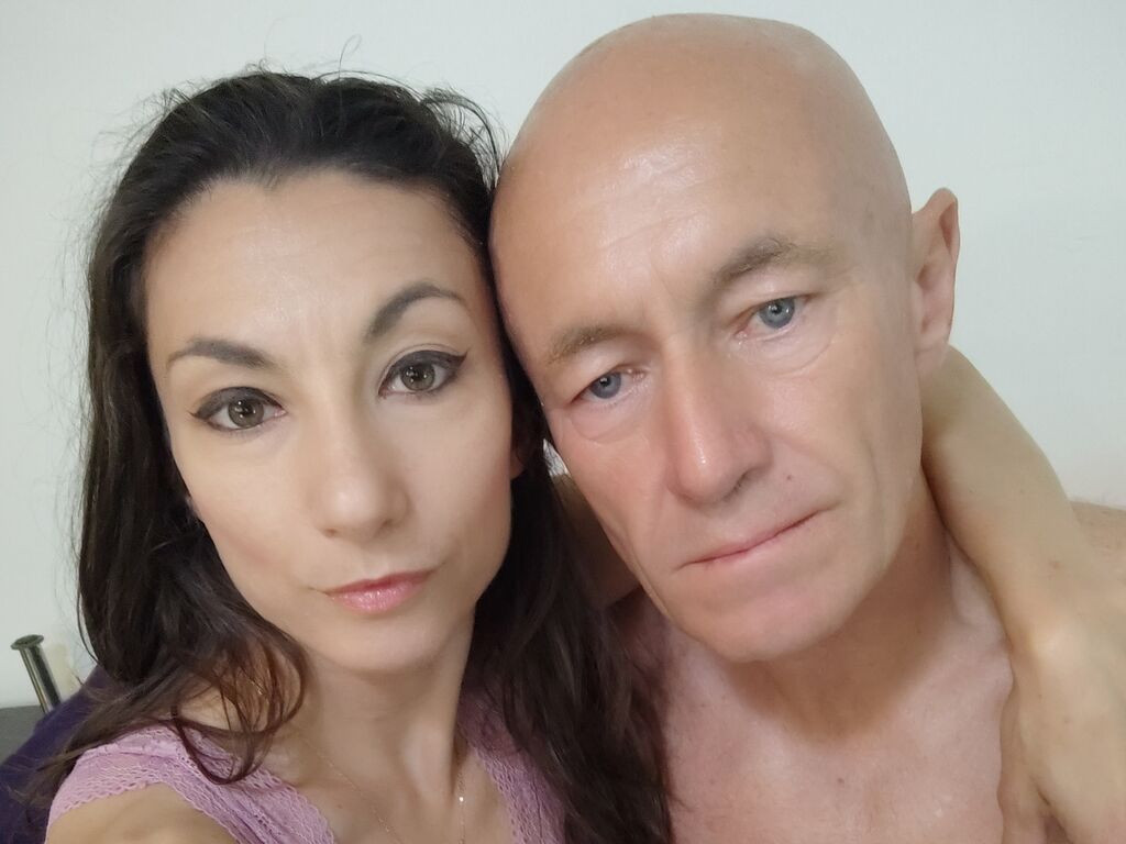 IvonneAndDom LiveJasmin