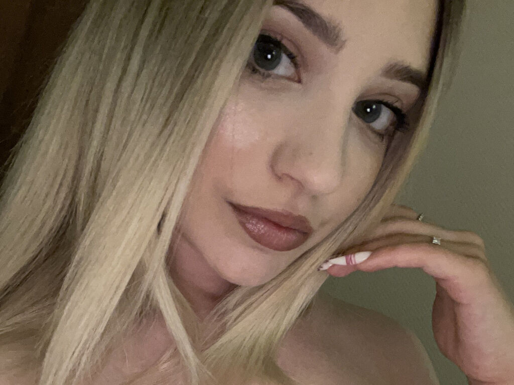 IvyNoir Nude