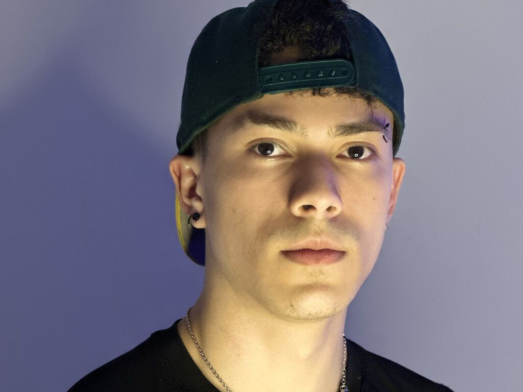 JacksonSummer Desnudo