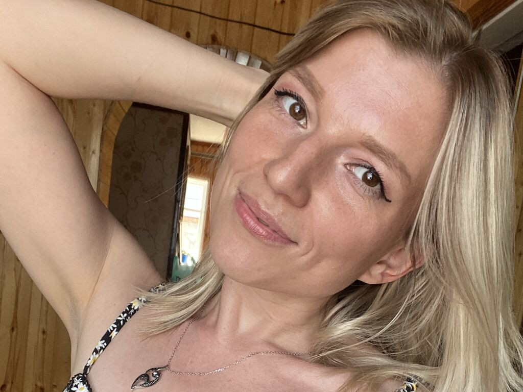 JadeTurnere LiveJasmin