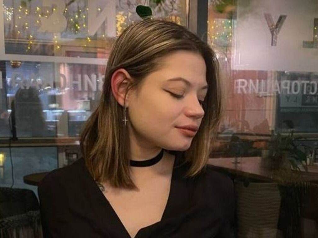 JanuaryBuswell LiveJasmin