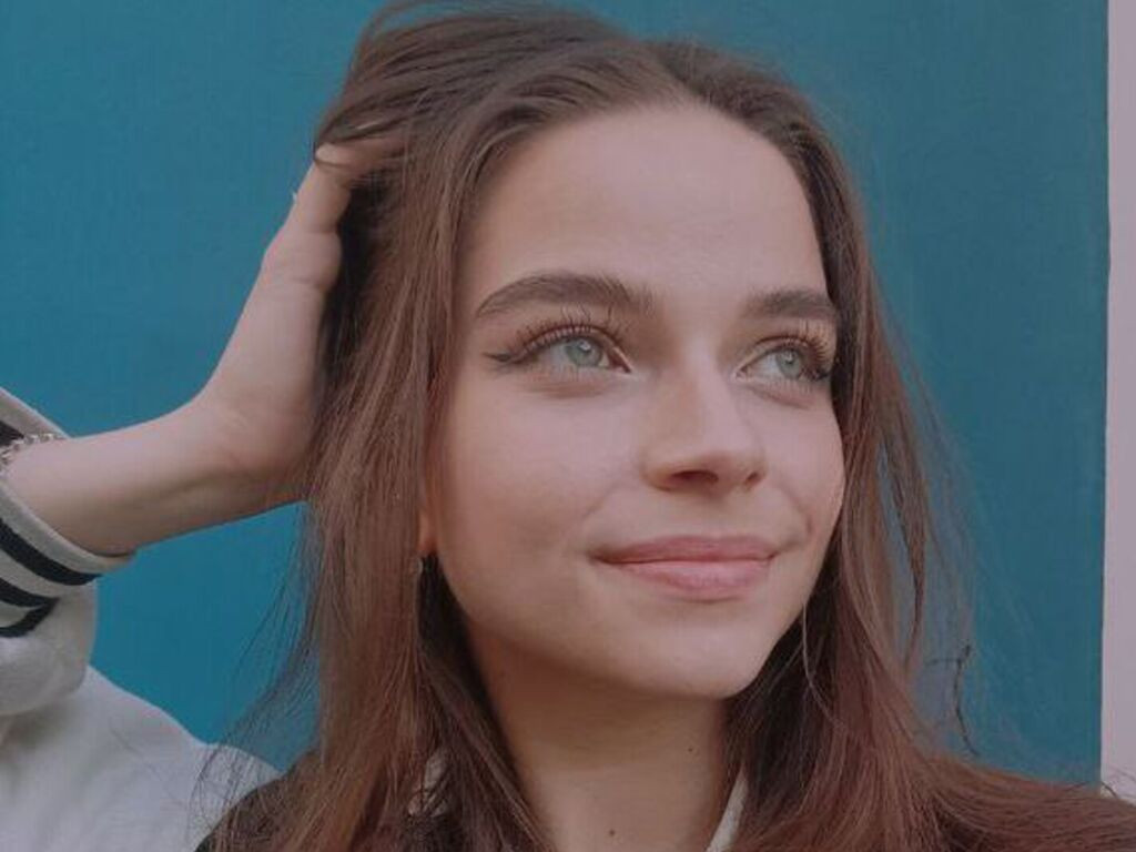 JeneeFencil LiveJasmin