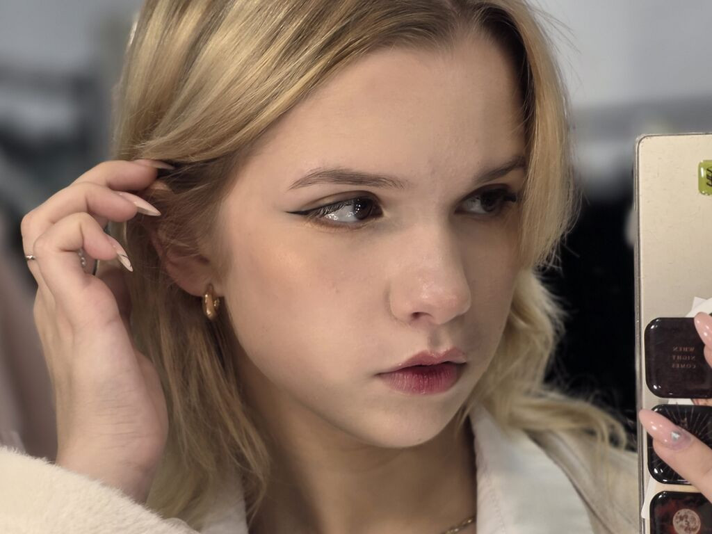 JesseniaMinarik LiveJasmin