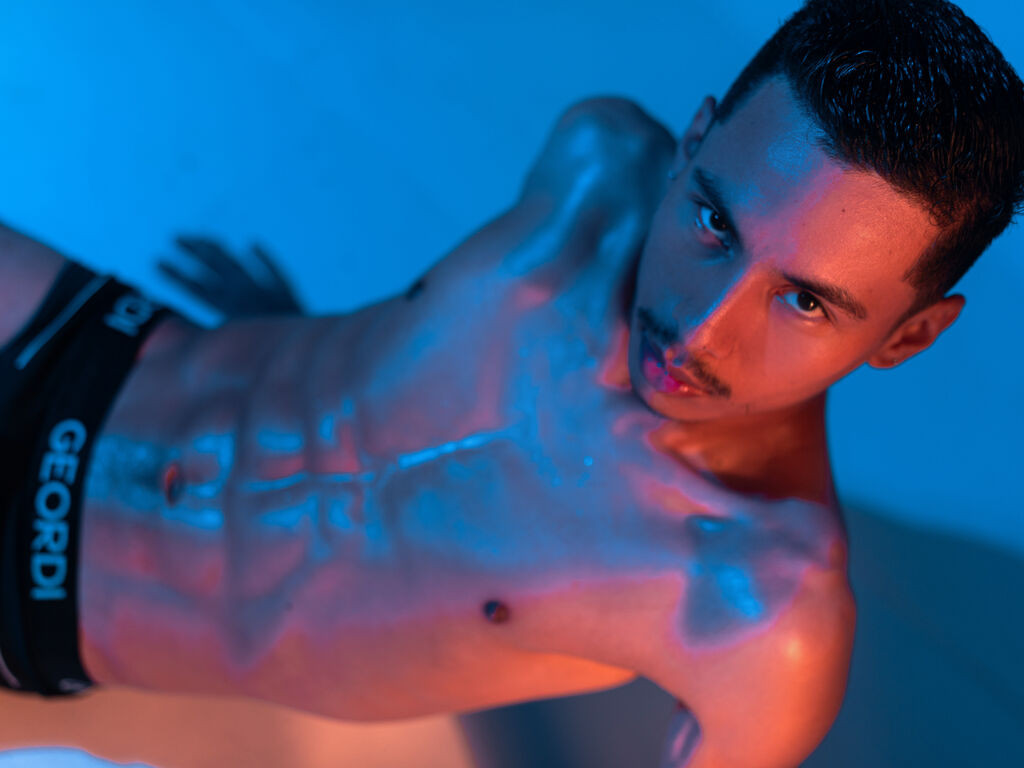JonasLion Nude