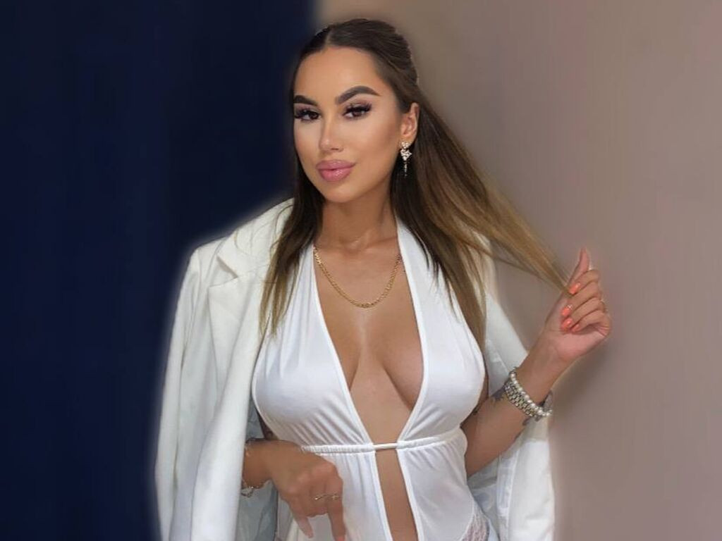 JulyMilky LiveJasmin