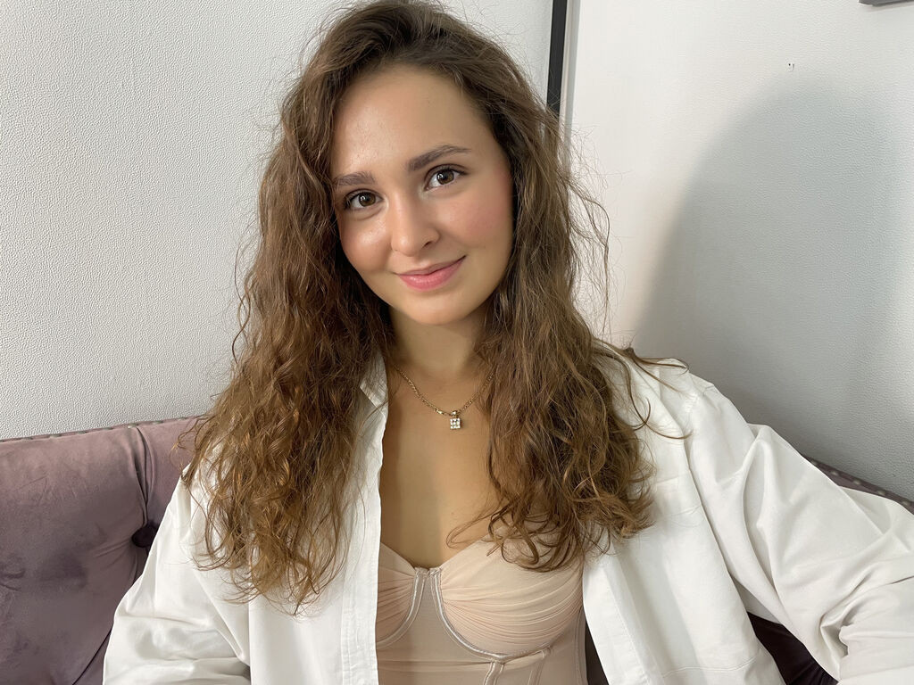 JuneGreen LiveJasmin