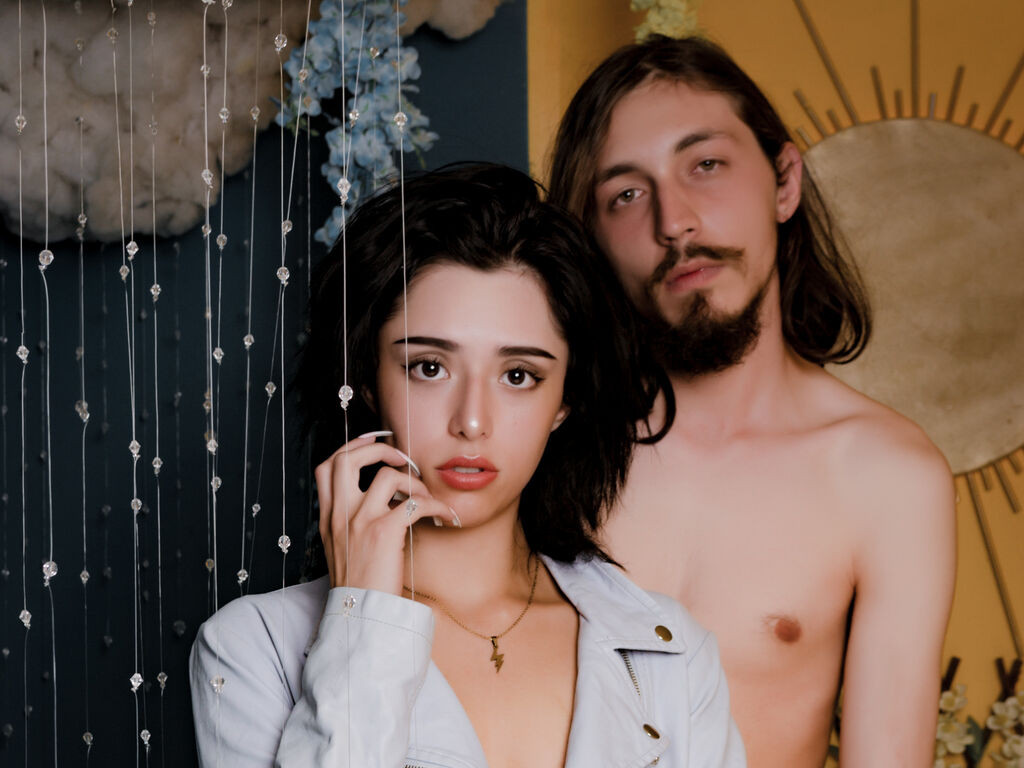 JunnaAndKurt LiveJasmin