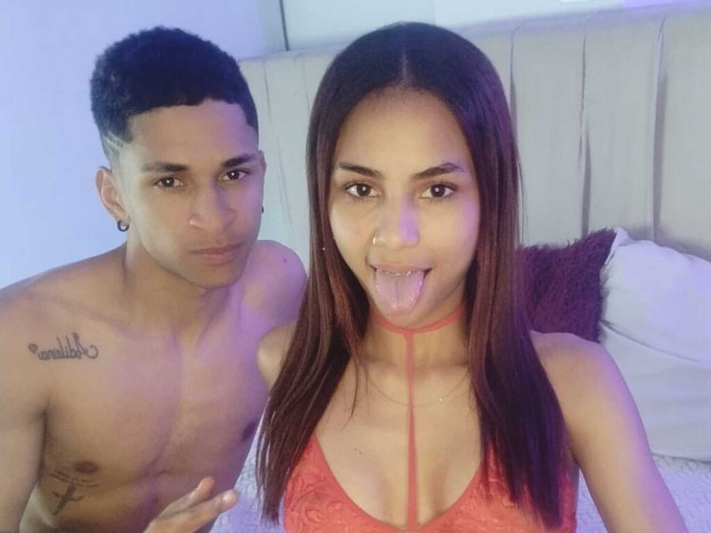 KarinAndMichis LiveJasmin