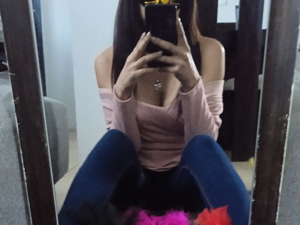 KarisCaritos Desnudo