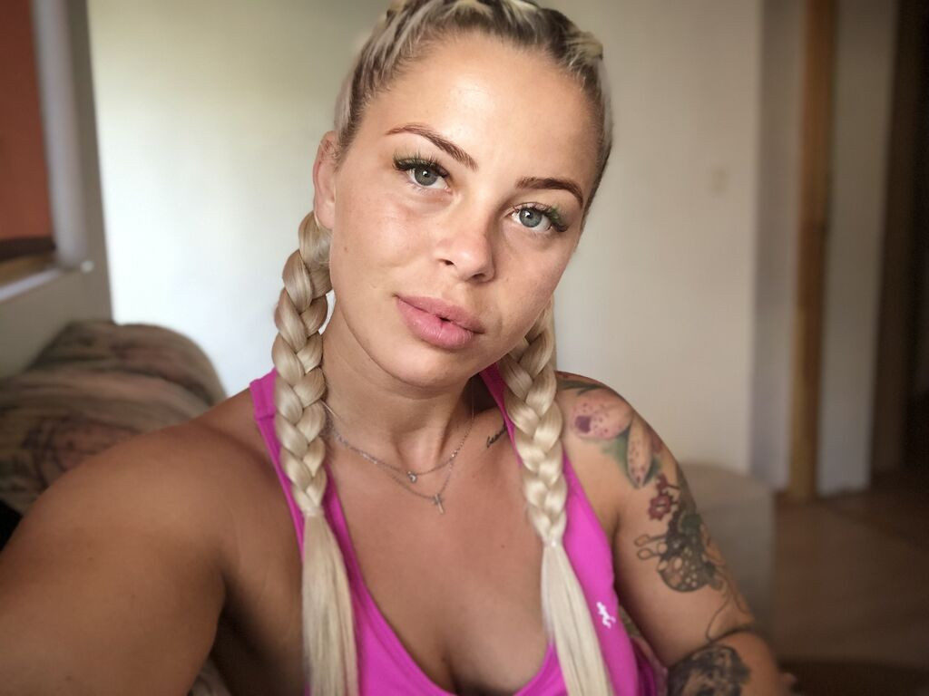 KateAllya Nude