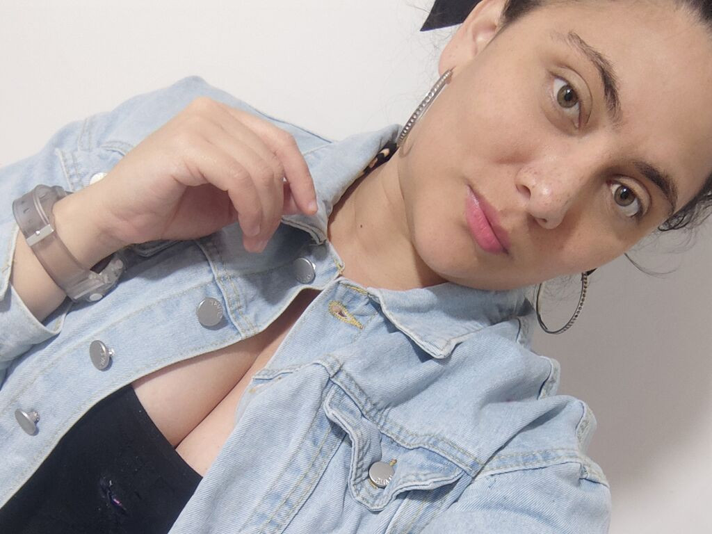 KatieMazon LiveJasmin