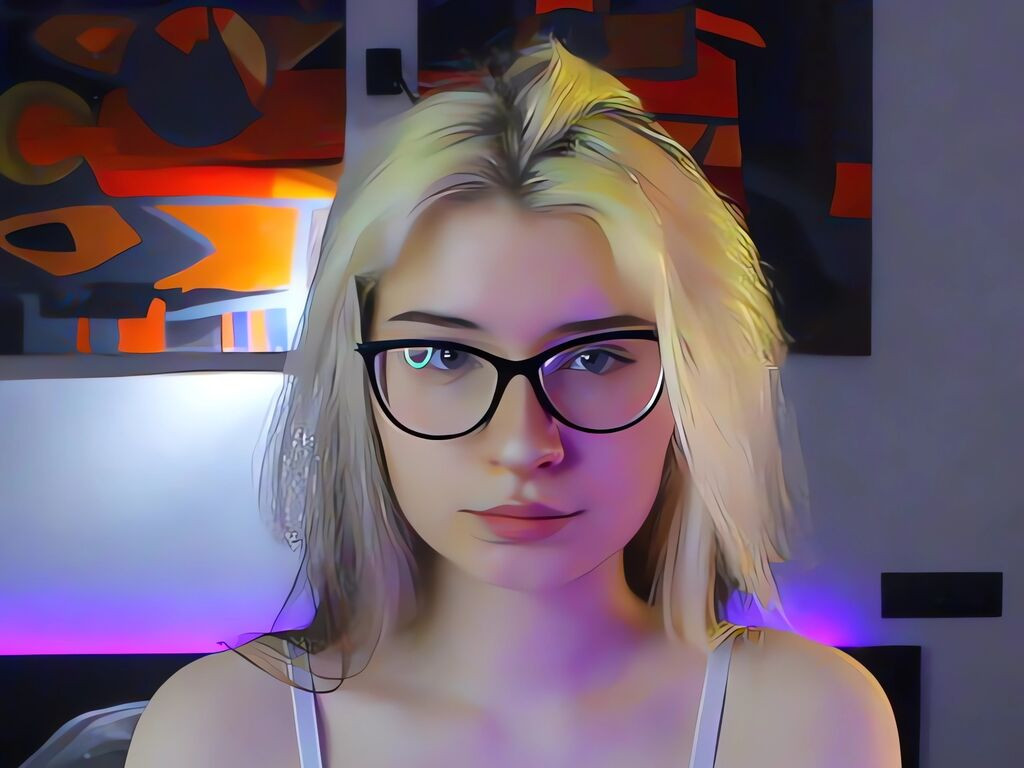 KiraSerene LiveJasmin