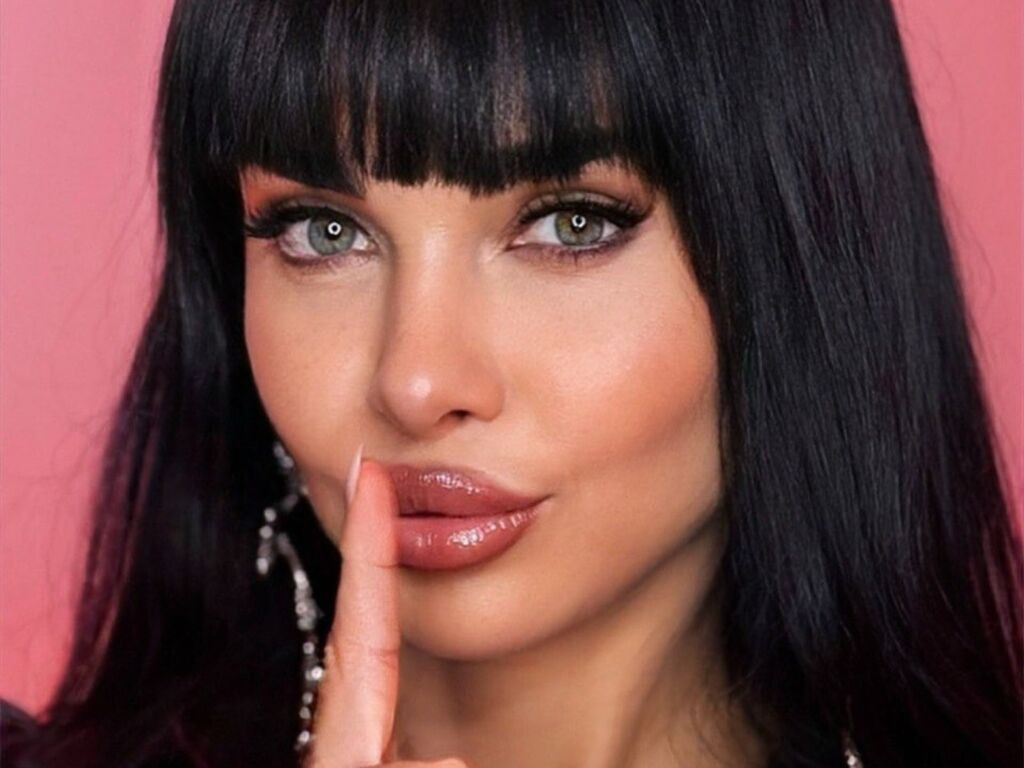 KitanaTana LiveJasmin