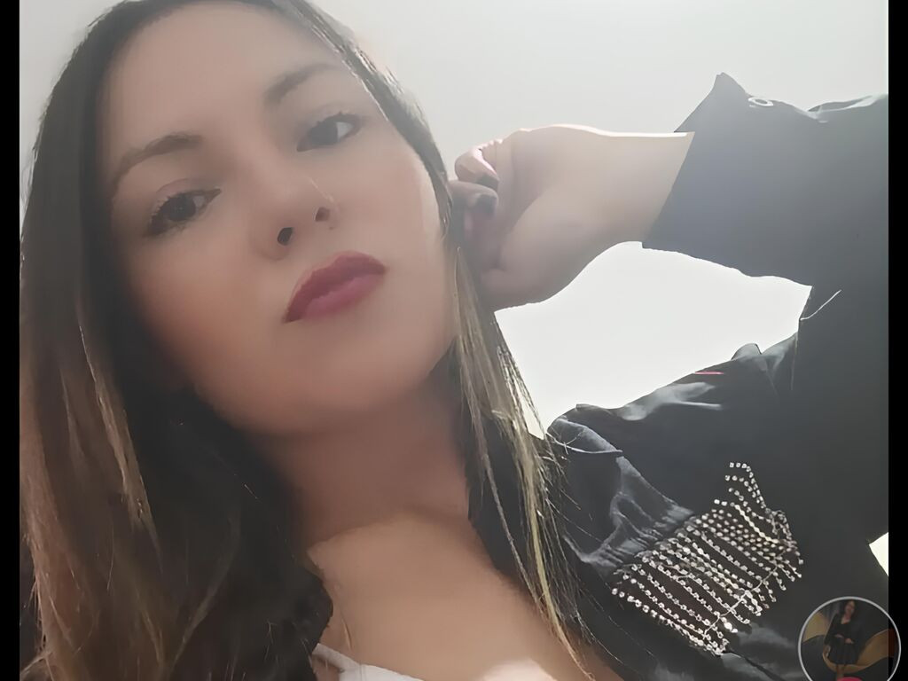 LauraPino LiveJasmin