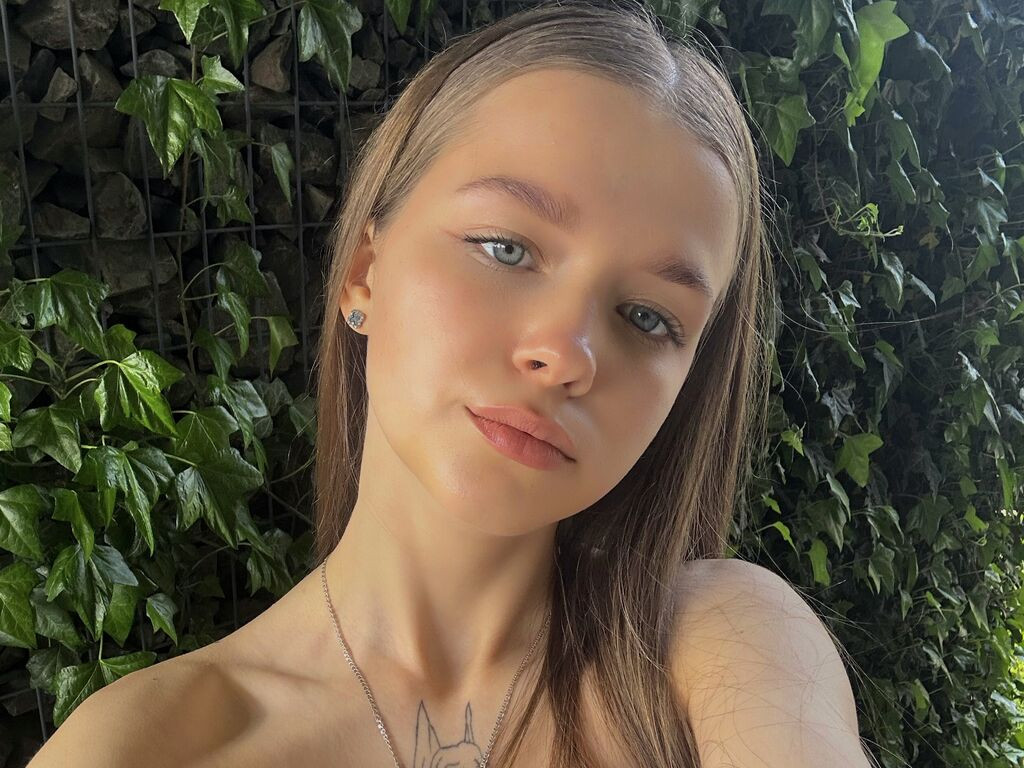 LayanSummer LiveJasmin