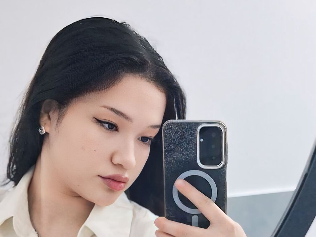 LeanoraBaumgard LiveJasmin