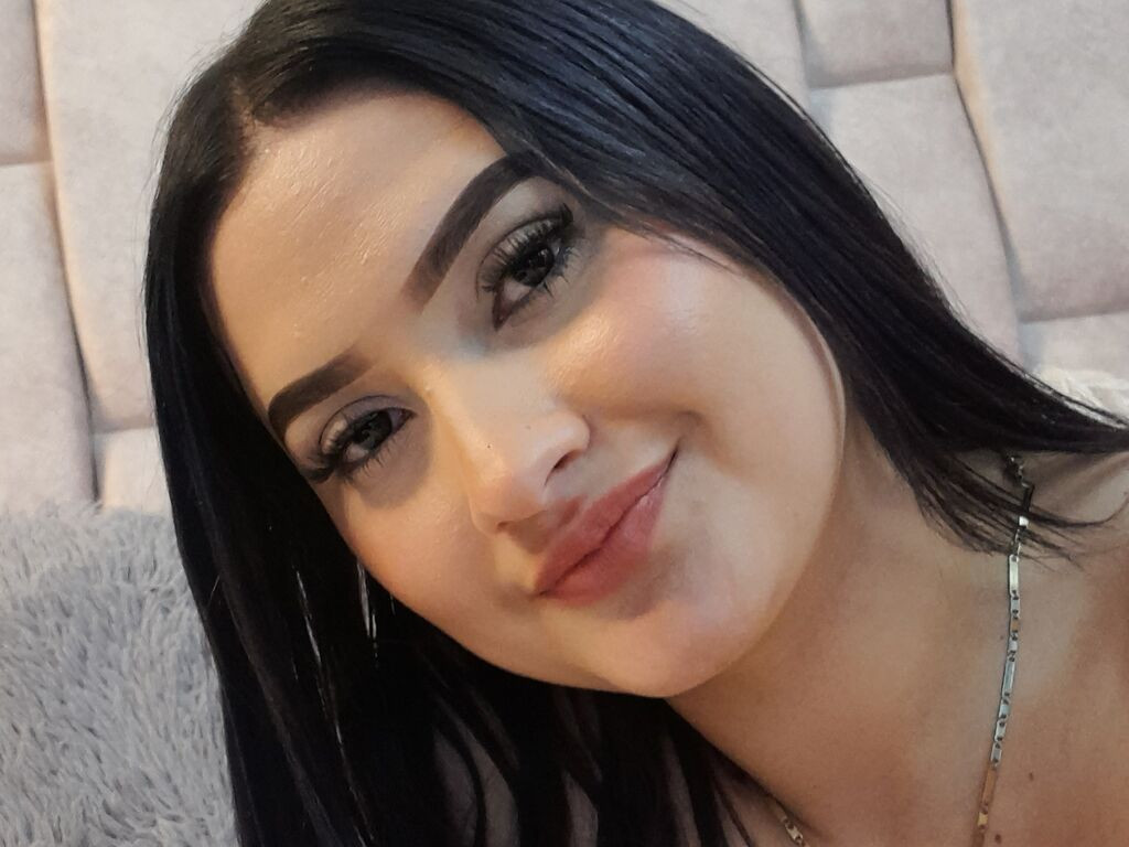 LiahSuenos LiveJasmin