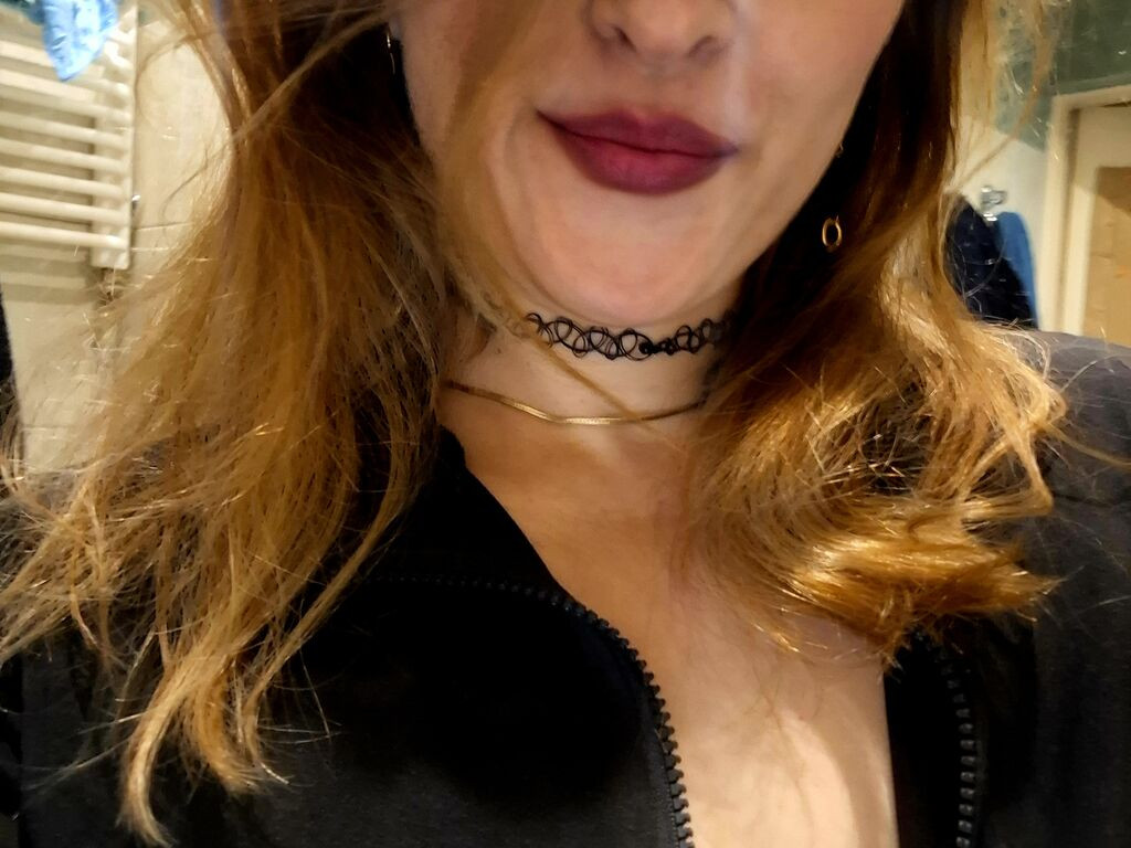 LilliSmell LiveJasmin