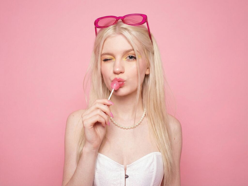 LilyMoone LiveJasmin