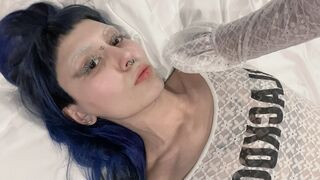 LolaAllien Cam