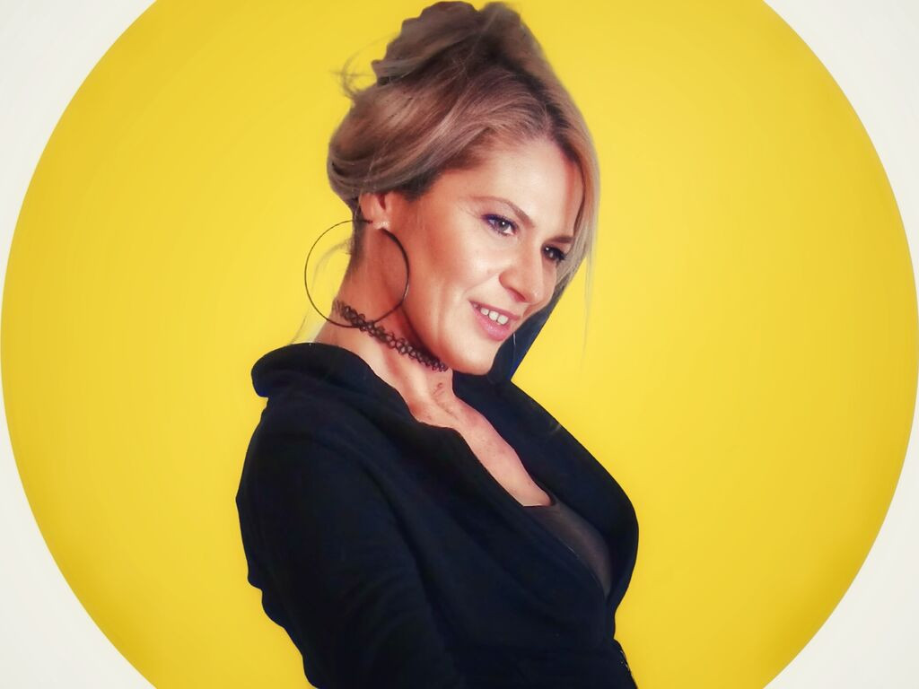 LolaLange LiveJasmin