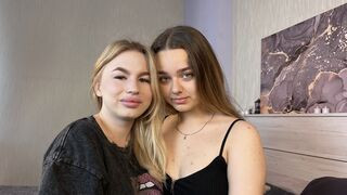 LoraAndJuliana Cam