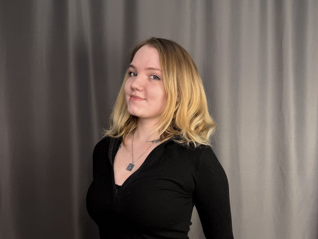LoraKen LiveJasmin