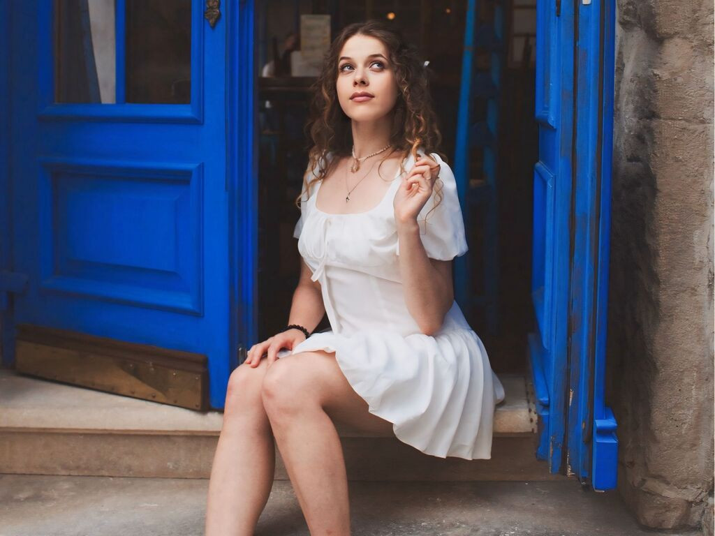 LoraWarner LiveJasmin