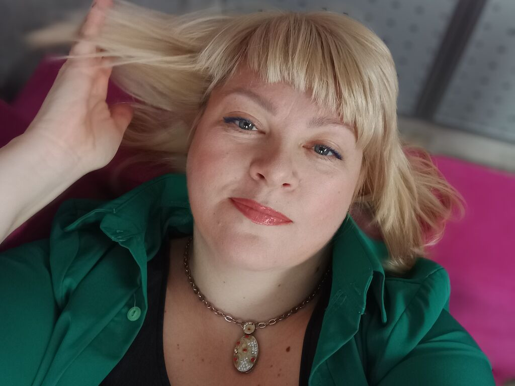 LorenaBriz LiveJasmin