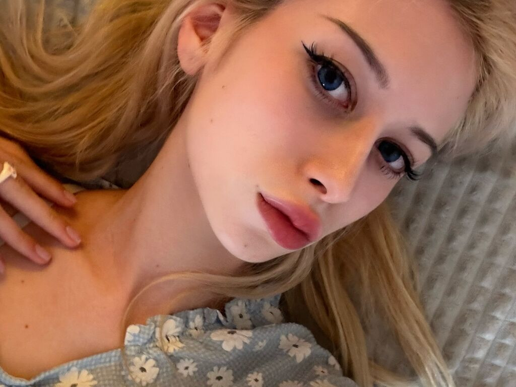 LoreyHoney LiveJasmin