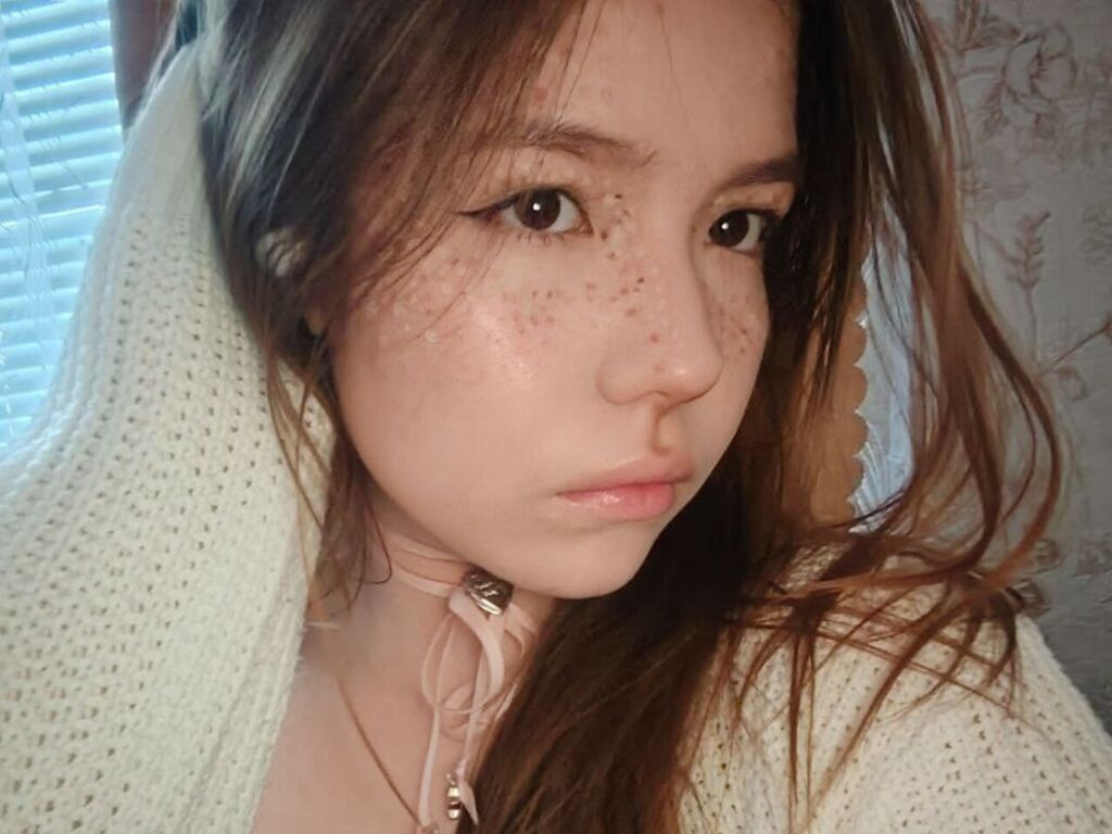 LouannMuench LiveJasmin