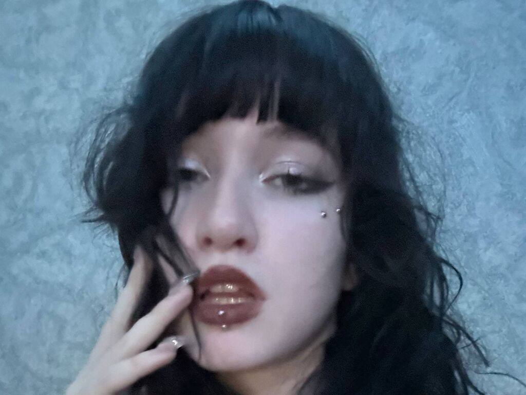 LouisePerrish LiveJasmin