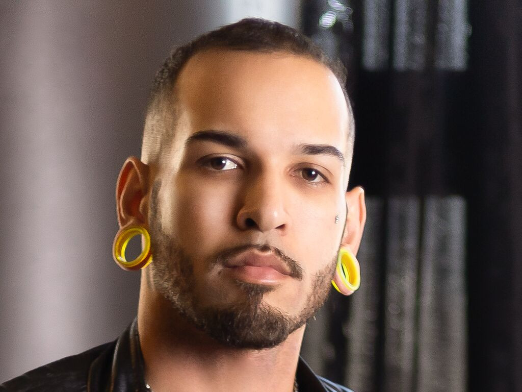 LucasGarciaz LiveJasmin