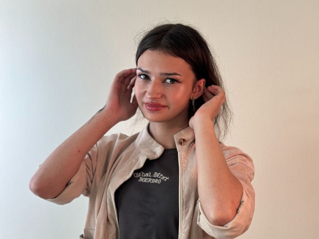 LucyBarcenas LiveJasmin
