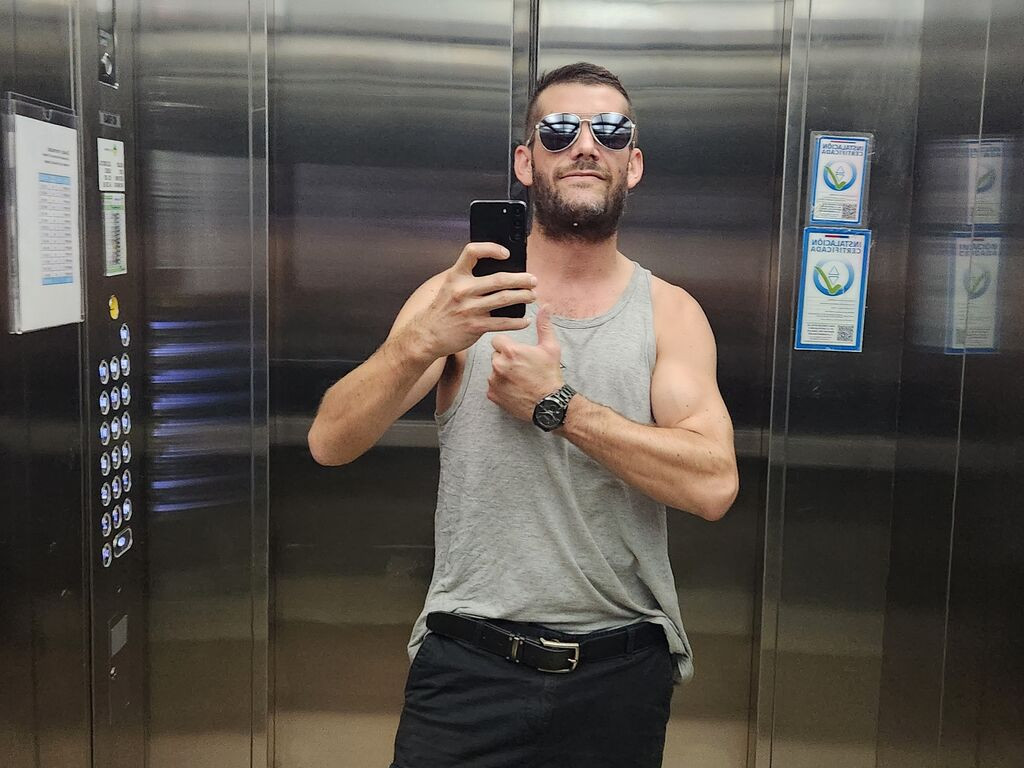 LuggiLucky LiveJasmin