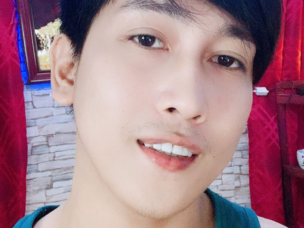 LuisAdams LiveJasmin